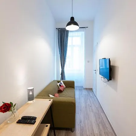 King Seventeen Homes Apartment