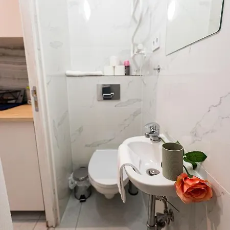 King Seventeen Homes Budapest