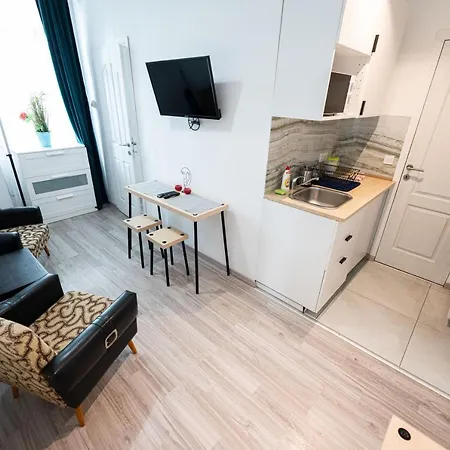 King Seventeen Homes * Budapest