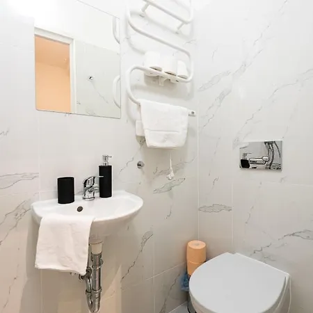 King Seventeen Homes * Budapest