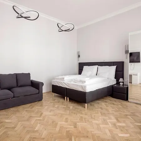 Prime Star Fashion Street Modern Luxury * Budapest