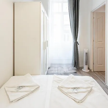 King Seventeen Homes Daire Budapeşte