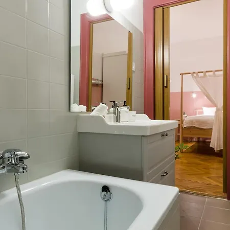 Studio Next To Kiraly Street Kd11 Apartment Budapest