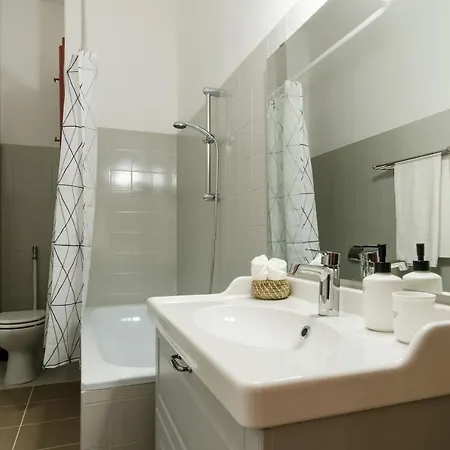 Studio Next To Kiraly Street Kd11 Apartment *