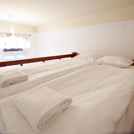 Standard By Hi5 - Nyugati Square Apartment