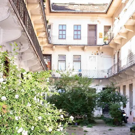 Free Parking! Linden Apartment, Ac, Smart Tv, Wifi Apartment Budapest
