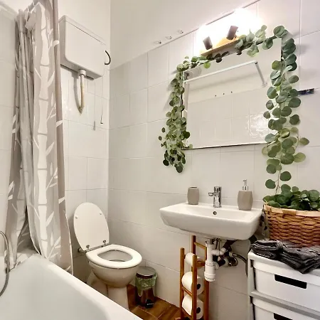 With Free Parking Apartment *