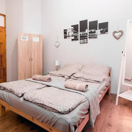 Aparthotel Aurora *