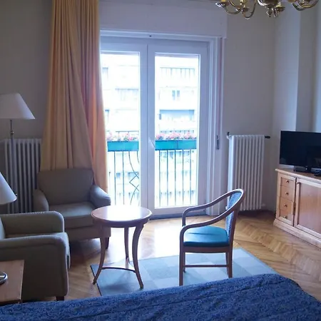 Flatneartocastlehill Apartment