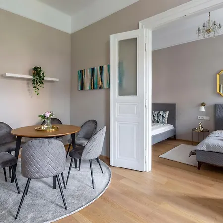 Luxury Elizabeth Next To The New York Café Apartamento Budapest