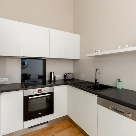 Lovely 2-bedroom At The Vaci Street *