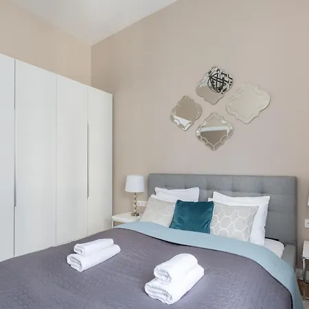Apartment Lovely 2-bedroom At The Vaci Street