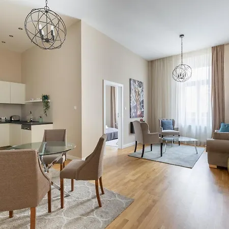 Lovely 2-bedroom At The Vaci Street Budapest