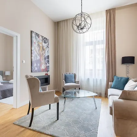 Lovely 2-bedroom At The Vaci Street Apartment