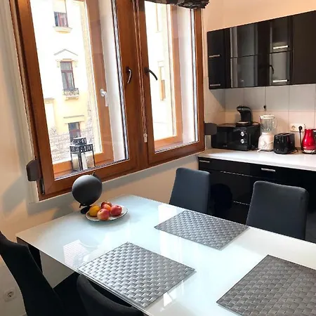Apartment Heart By Gozsdu Budapest