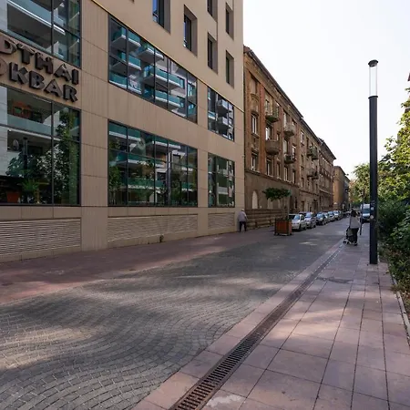 Bokay Next To Corvin Promenade Apartment *