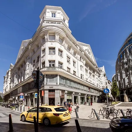 Prime Star Fashion Street Modern Luxury Budapest