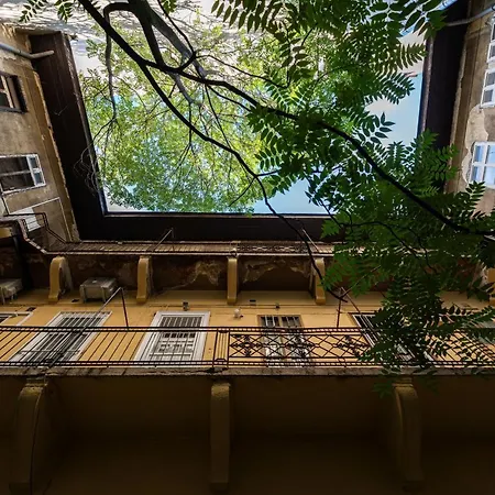 King Seventeen Homes Budapest