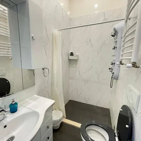 Deluxe Sapphire Residency - 4 Bedrooms Apartament *