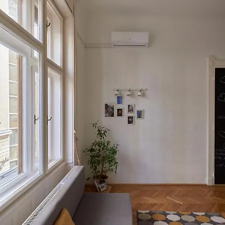Apartment Downtown W18 *