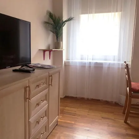 V57 Oktogon Apartment *