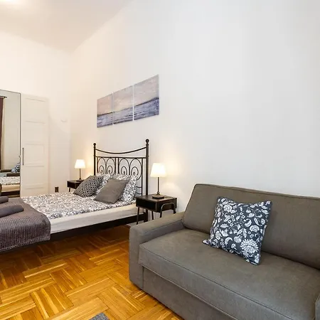 Lovely Close To Synagogue And Szimpla Garden Apartment *