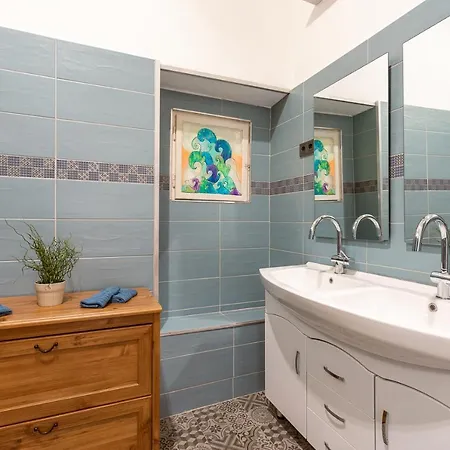 Lovely Close To Synagogue And Szimpla Garden Apartment
