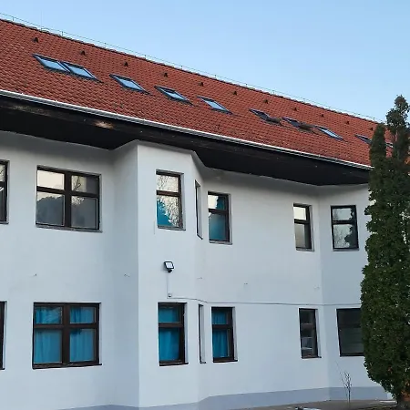 Kuelker Budapest