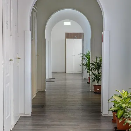 Kuelker Budapest