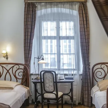 Academy Budapest