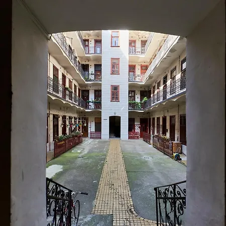 Apartment Dembi At The Great Park Budapest