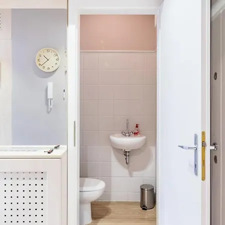 Appartement Sunny And Penthouse With Private Garage Boedapest