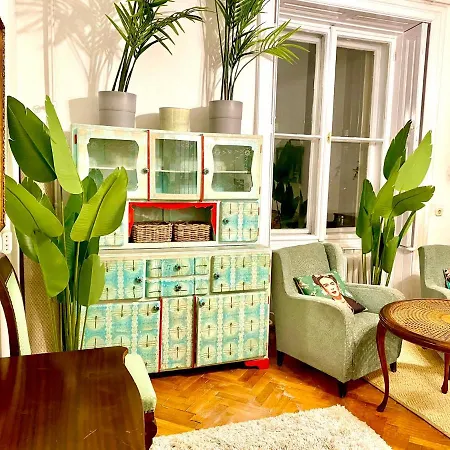 Arty Studio Flat At Center Apartment *