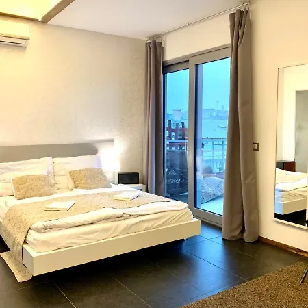Parliament Penthouse Апартаменты *