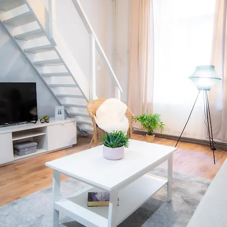 Apartment In Super Location M9