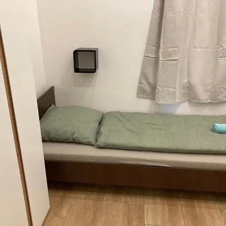 Roland Downtown - Keleti Apartmán *