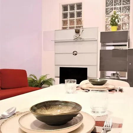 Yes, Yes! Lovely Good Amenities Center Apartment
