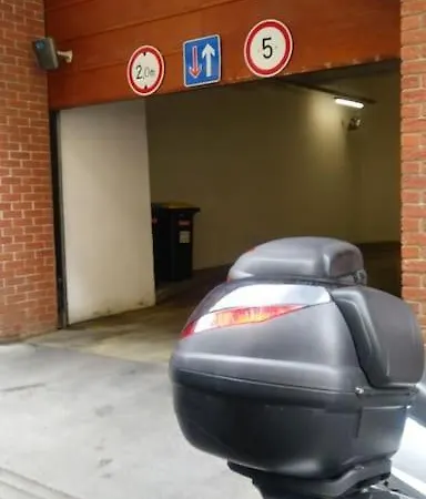 Apartment Modern With Garage *
