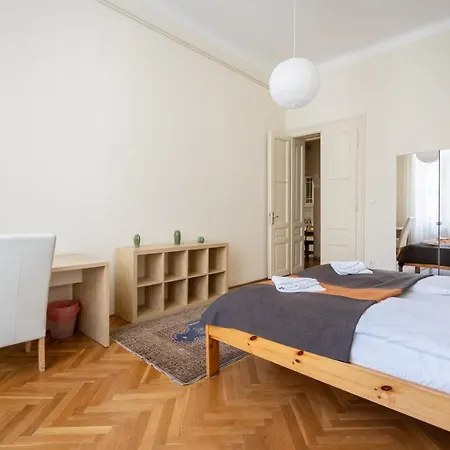 Lonyay Grand Apartment *