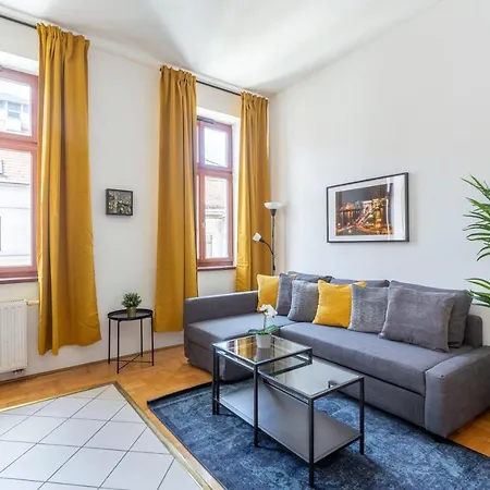 Downtown Cozy In The Gozsdu Garden Apartment *