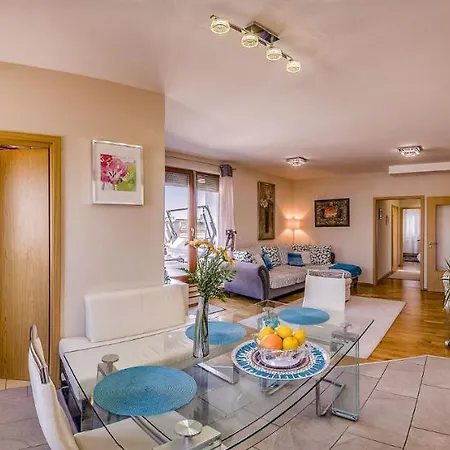 With Private 90 Sqm Rooftop, Free Parking And Air Condition
