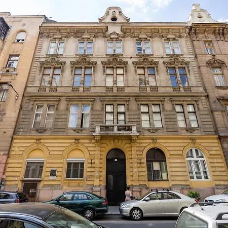 Lonyay Grand Apartment *