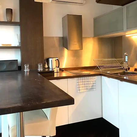 Parliament Penthouse Апартаменты