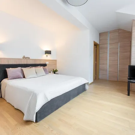 Rose Lux Apartament *