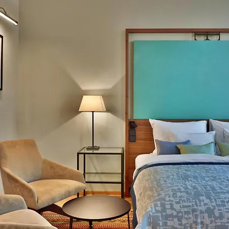 Est Grand Savoy Hotel