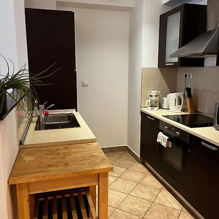 Apartment Exclusive Homes *
