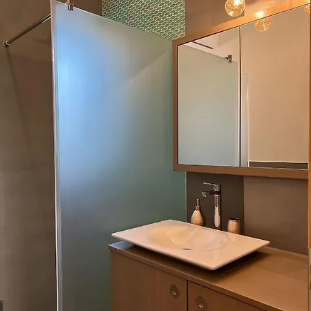 Exclusive Homes Apartment *