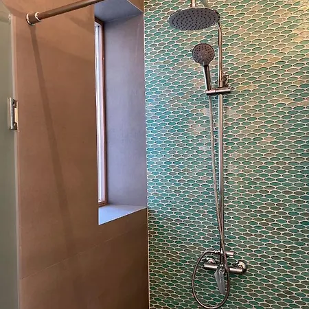 Exclusive Homes Apartment *