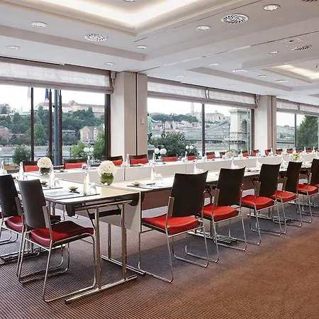 Sofitel Chain Bridge מלון 5*