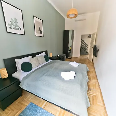 Dob Duplex Apartment Budapest